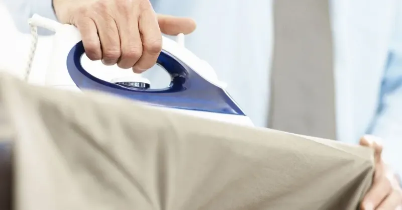 Ütü Ne Kadar Elektrik Harcar? Ütü 1 Saatte ve Ayda Ne Kadar Elektrik Yakar?