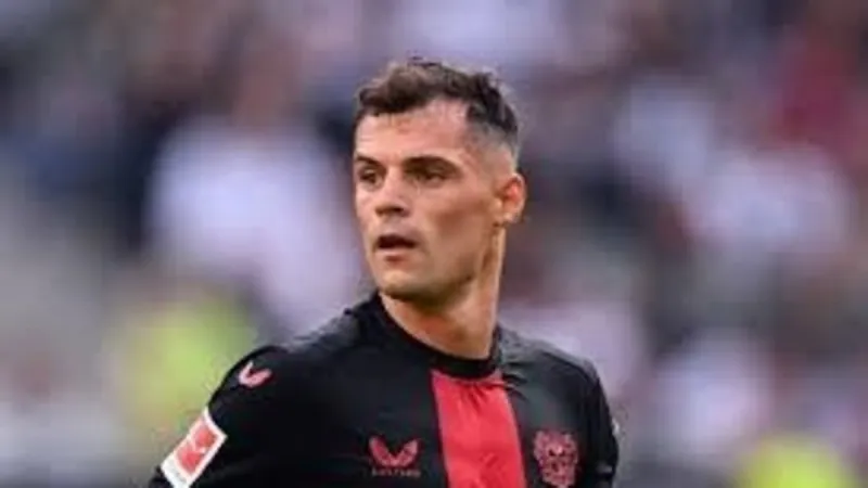 Xhaka’yı Milan kaptı