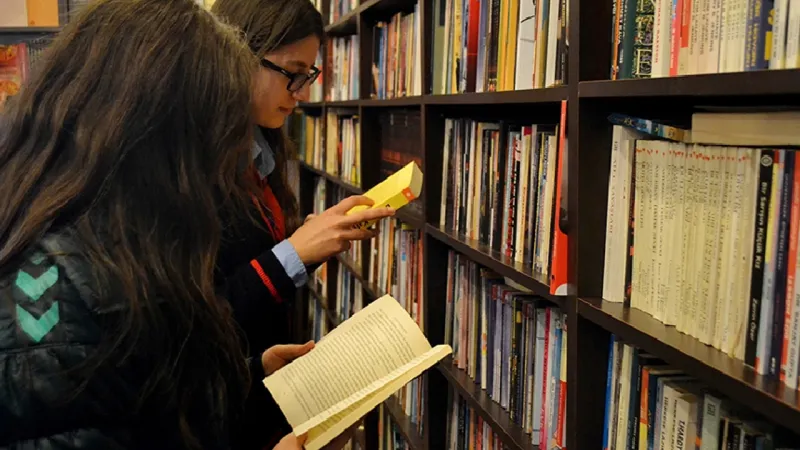 Yayıncılık alarm veriyor: Kitap sayısında rekor düşüş