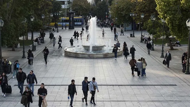 Yunanistan'da bakteri alarmı! 9 okulda eğitime ara verildi