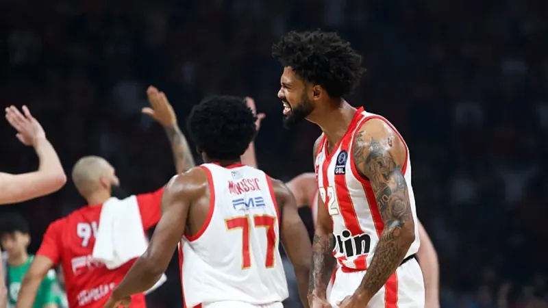 Yunanistan'da olaylı seri sona erdi: Olympiakos şampiyonluğa uzandı!