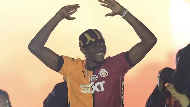 Osimhen İçin Yüzbinler Ayakta! Galatasaray'da Kalacak Mı?