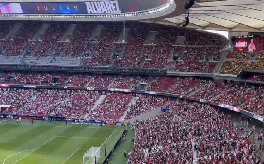 Alvarez'in adı anons edilince tribünler yuhaladı