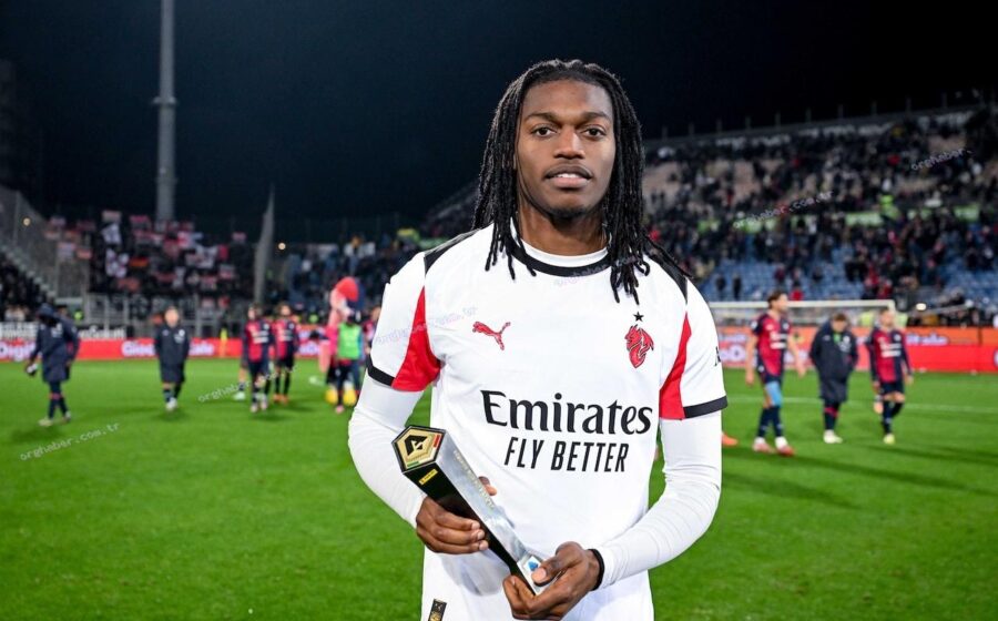 Leao Milan'dan ayrıldığını açıkladı
