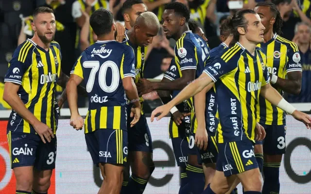 Fenerbahçe'de 4 yıldızla yollar ayrılıyor