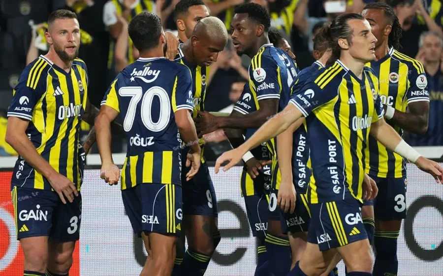 Fenerbahçe'de 4 yıldızla yollar ayrılıyor