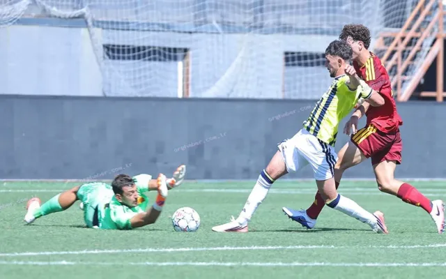 Fenerbahçe U19, Roma'ya 2-0'dan 4-2 yenildi