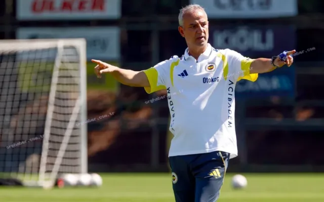 Fenerbahçe'de İsmail Kartal antrenmanda