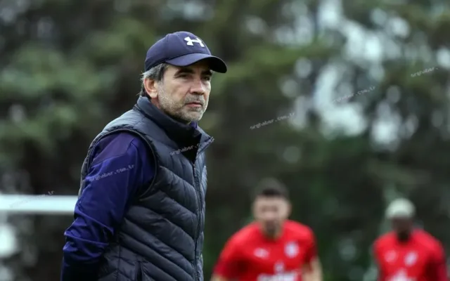 Antalyaspor'da Bülent Korkmaz'ın yerine Osman Özköylü