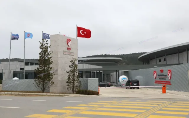 Süper Lig yayın ihalesi için başkanlar Riva'da toplandı