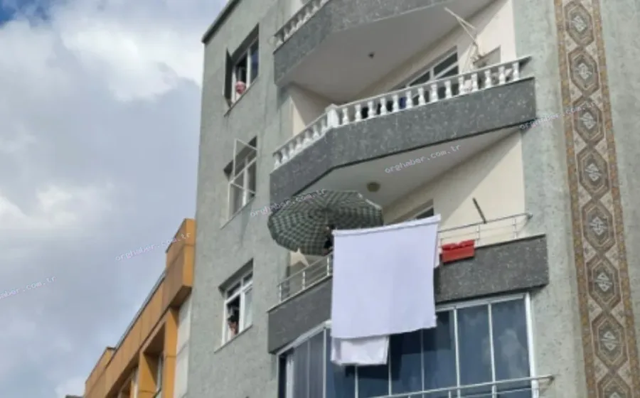 Zeytinburnu'nda Balkondan Düşen Kadın Hayatını Kaybetti