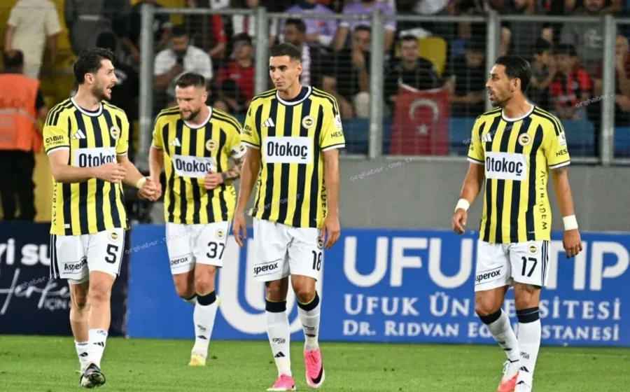 Fenerbahçe'de Mert Müldür menisküs ameliyatı oldu