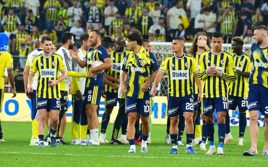 Fenerbahçe 8-0'lık galibiyetle zirve yarışına ortak oldu