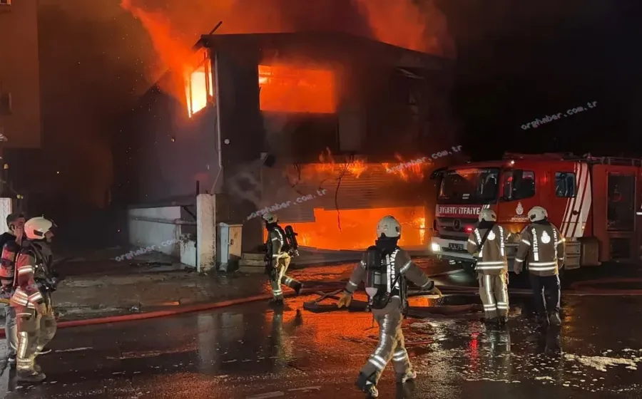 Esenyurt'ta iş yerinde yangın: İtfaiye müdahale ediyor