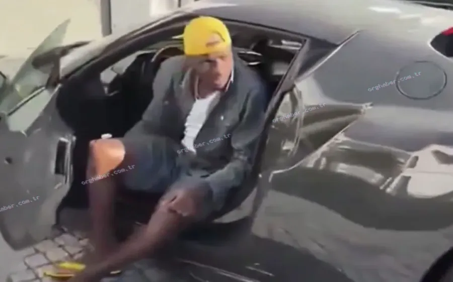 Osimhen'in yeni Ferrari'si Lagos'ta dikkat çekti