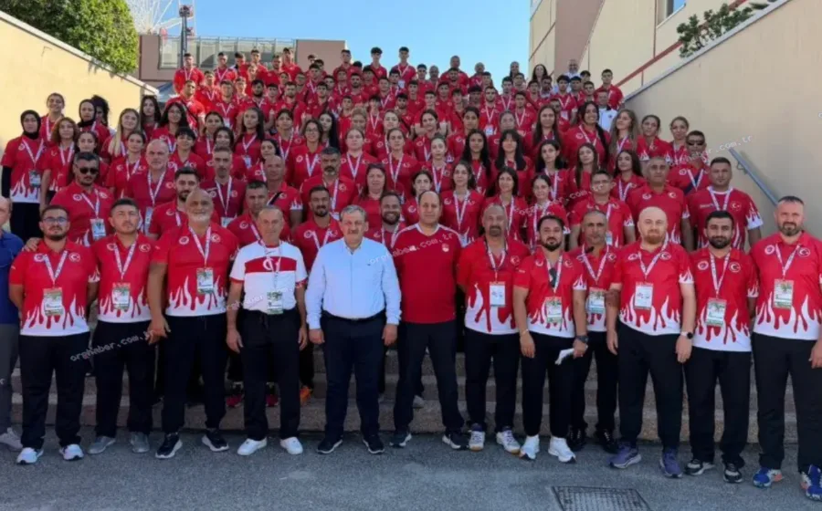 Genç kick boksçular İtalya'da 42 madalya topladı