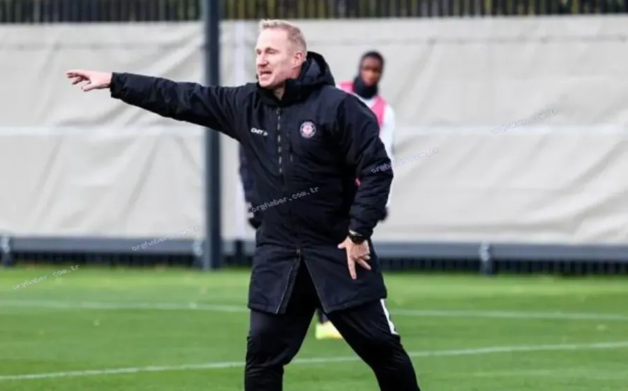 Pendikspor, Arsenal'in taç antrenörünü kadrosuna kattı