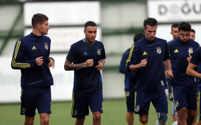Van der Wiel: Fenerbahçe'de tehdit edildim