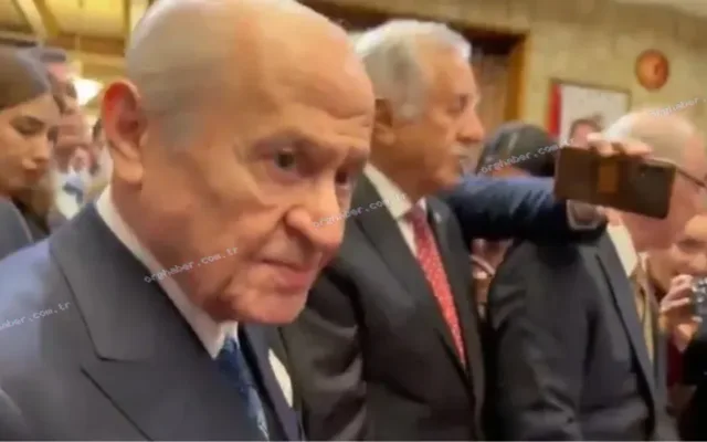 Bahçeli: Erdoğan salondayken ayrılmak doğru değil