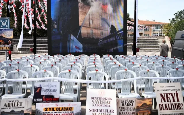 Kartalkaya yangını: Aileler adalet için Anıtpark'ta nöbette